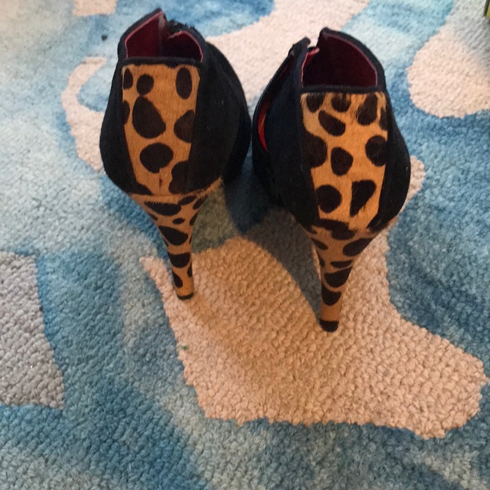 Heeled booties
